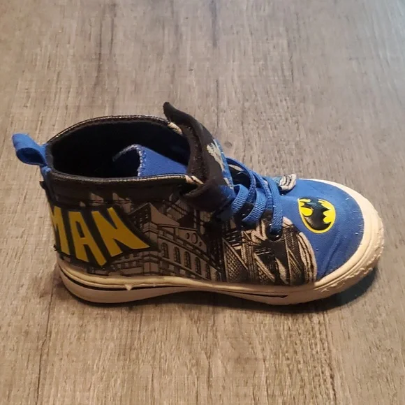 Kids Batman size 8 high top sneakers - Picture 3 of 8